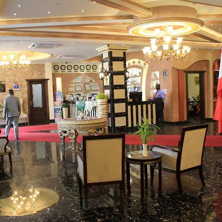 Boulevard Palace Hotel Монровія Екстер'єр фото