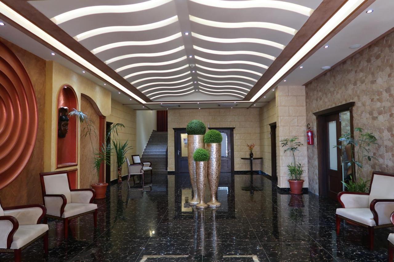 Boulevard Palace Hotel Монровія Екстер'єр фото