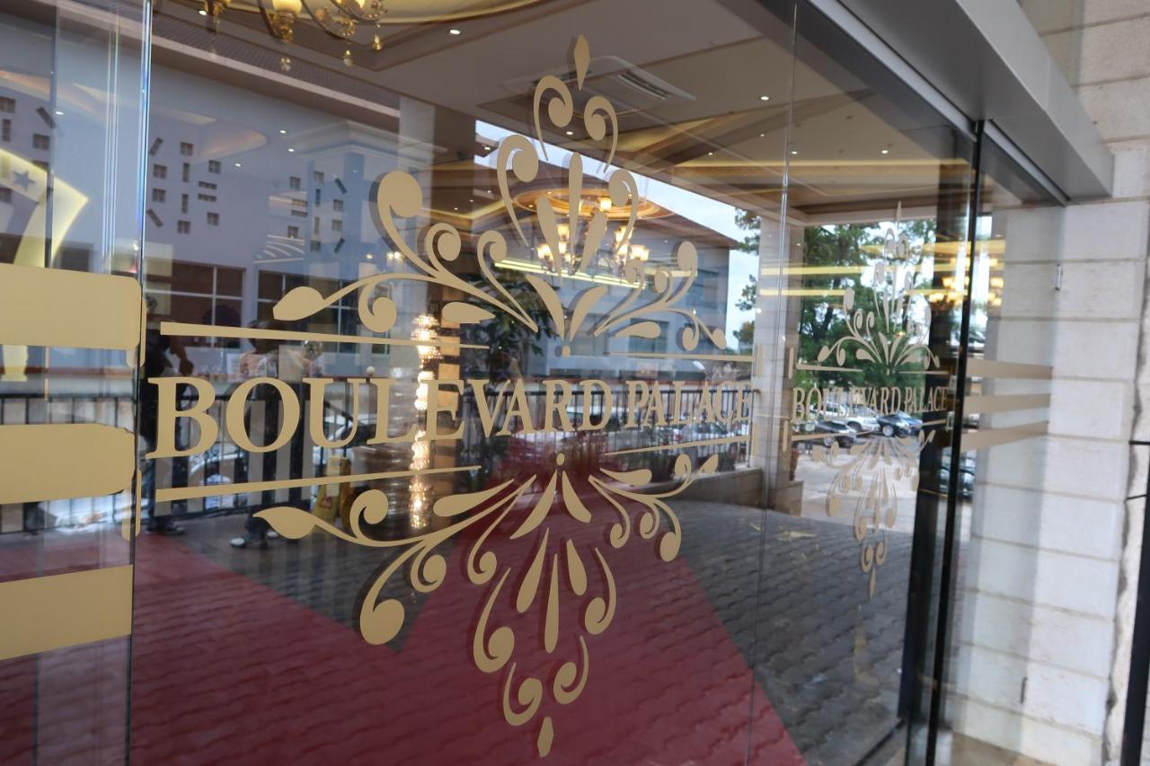 Boulevard Palace Hotel Монровія Екстер'єр фото