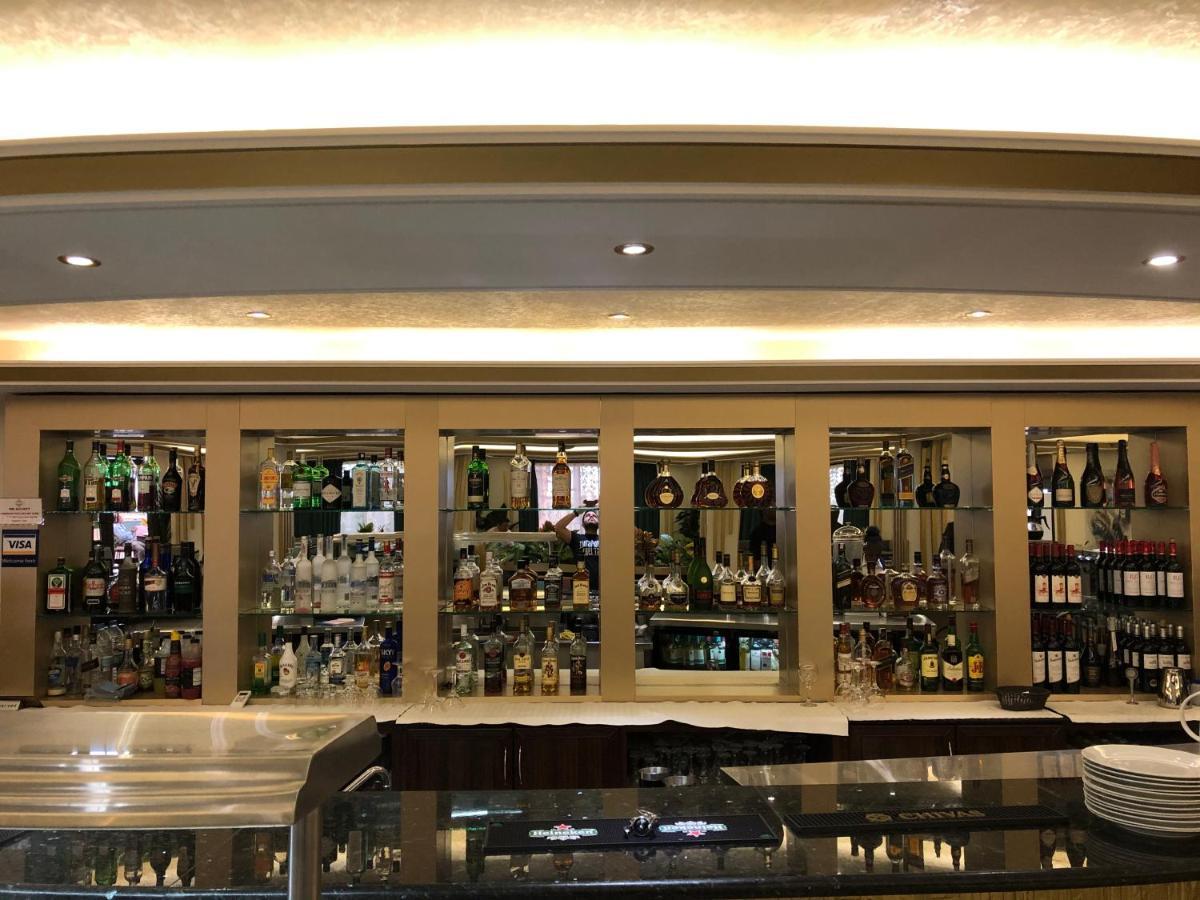 Boulevard Palace Hotel Монровія Екстер'єр фото