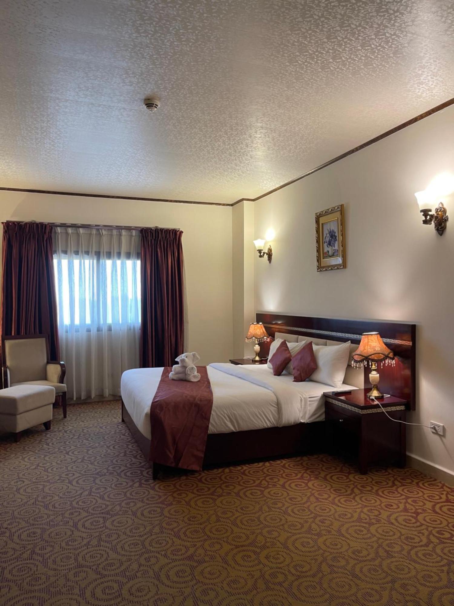Boulevard Palace Hotel Монровія Екстер'єр фото