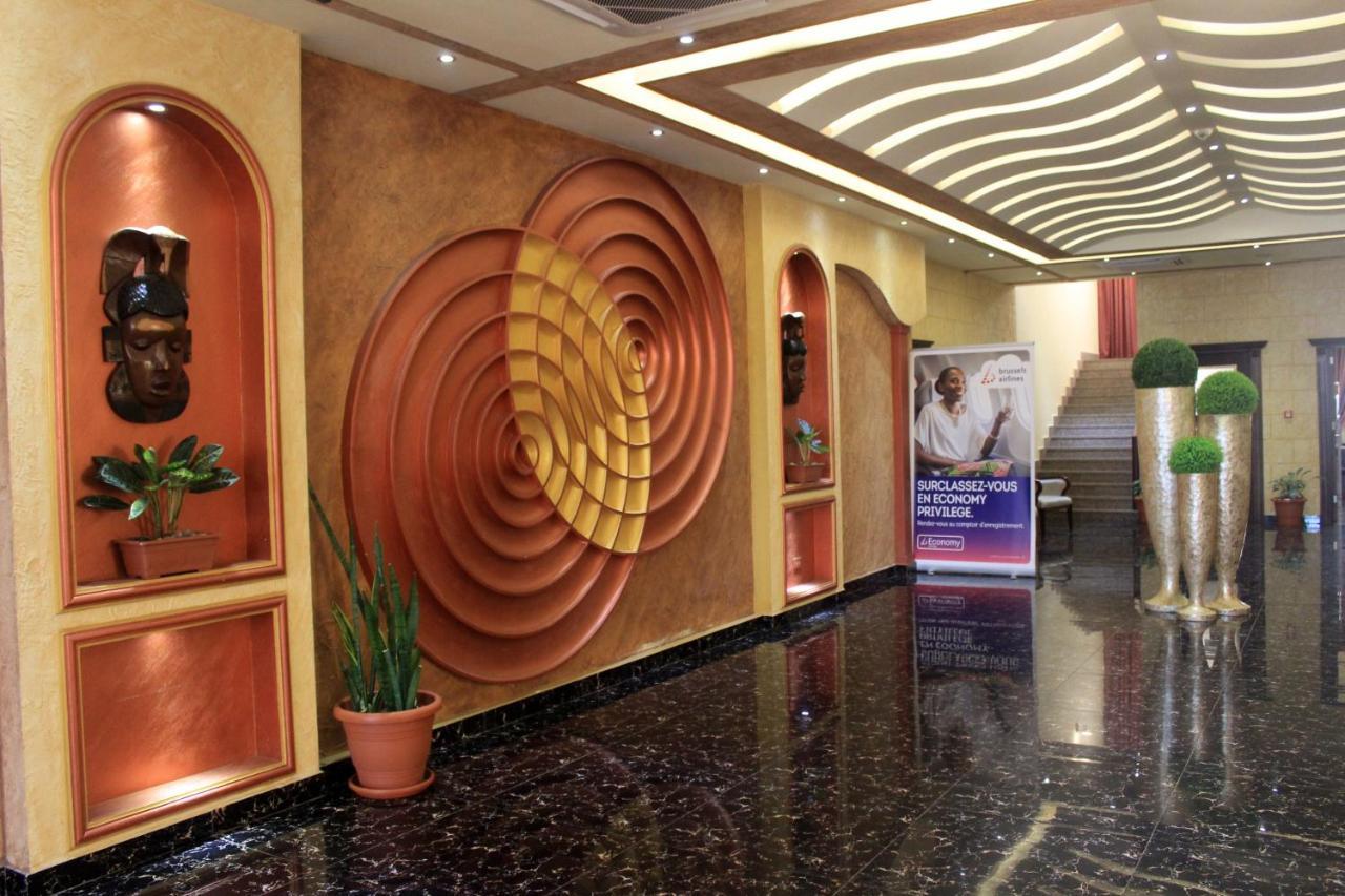Boulevard Palace Hotel Монровія Екстер'єр фото